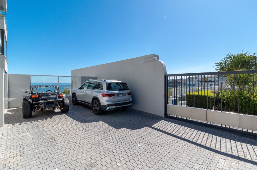 To Let 2 Bedroom Property for Rent in Bantry Bay Western Cape